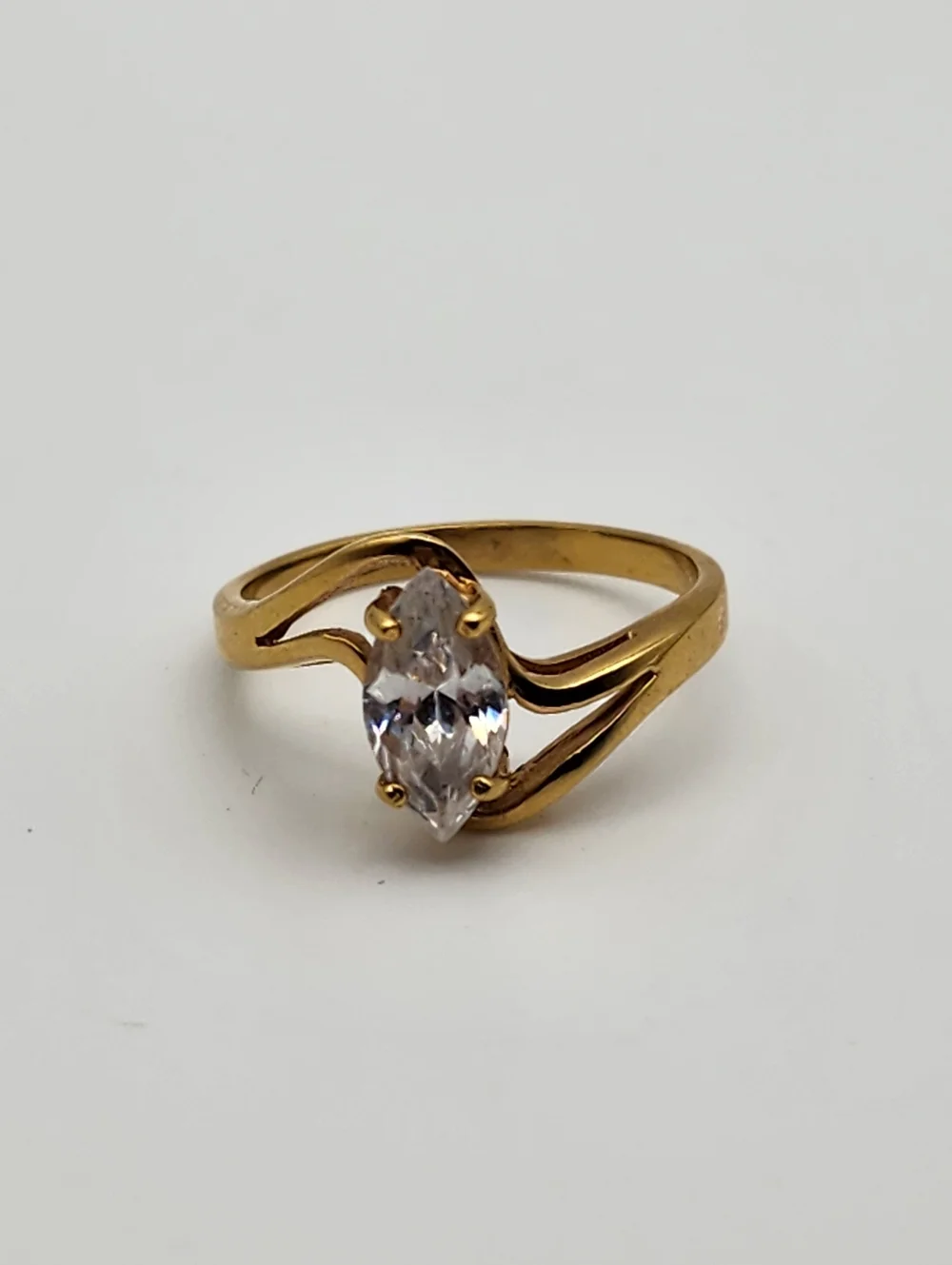 Vintage Chateau D'Argent Gold Tone Marquise Cut Cubic Zirconia Ring (11)